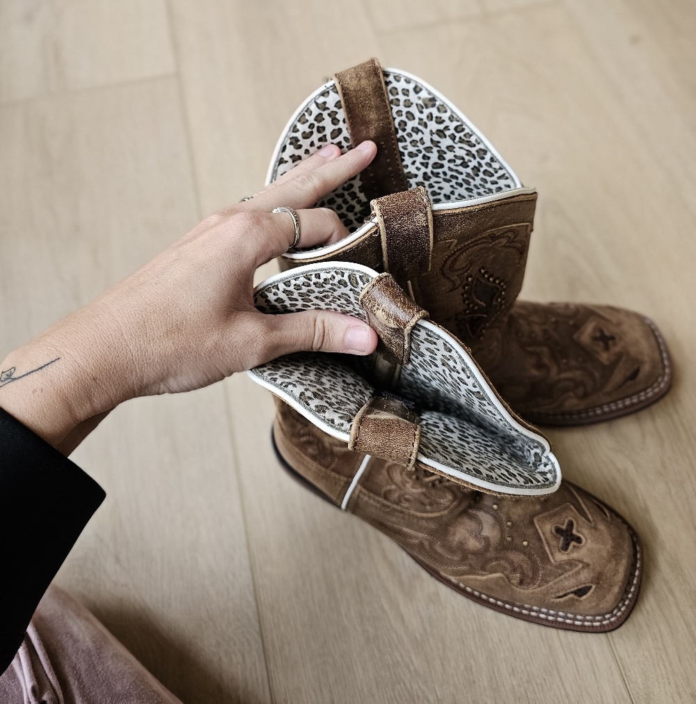 Laredo Spellbound Western Square Toe Boots - Picture 13 of 14